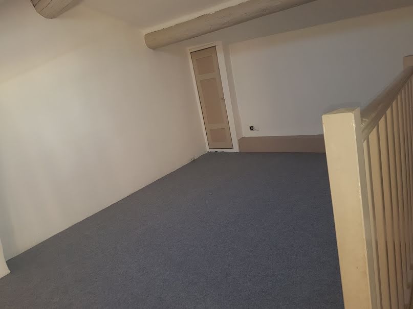 Location  appartement 4 pièces 105 m² à Lambesc (13410), 1 200 €