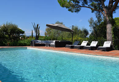 Villa avec piscine en bord de mer 5