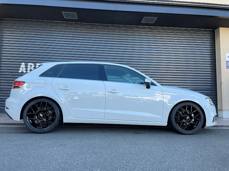 A3 スポーツバックの車高調整に関するカスタム事例の投稿画像1枚目