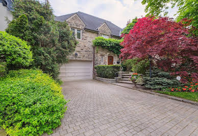 House with garden and terrace 16