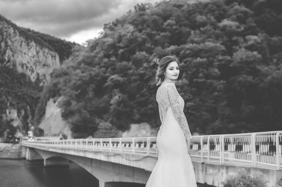 結婚式の写真家Cristian Sorin (simbolmediavisi)。2017 6月15日の写真