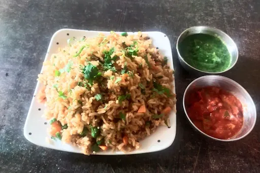 Veg Fried Rice [Serves 2]