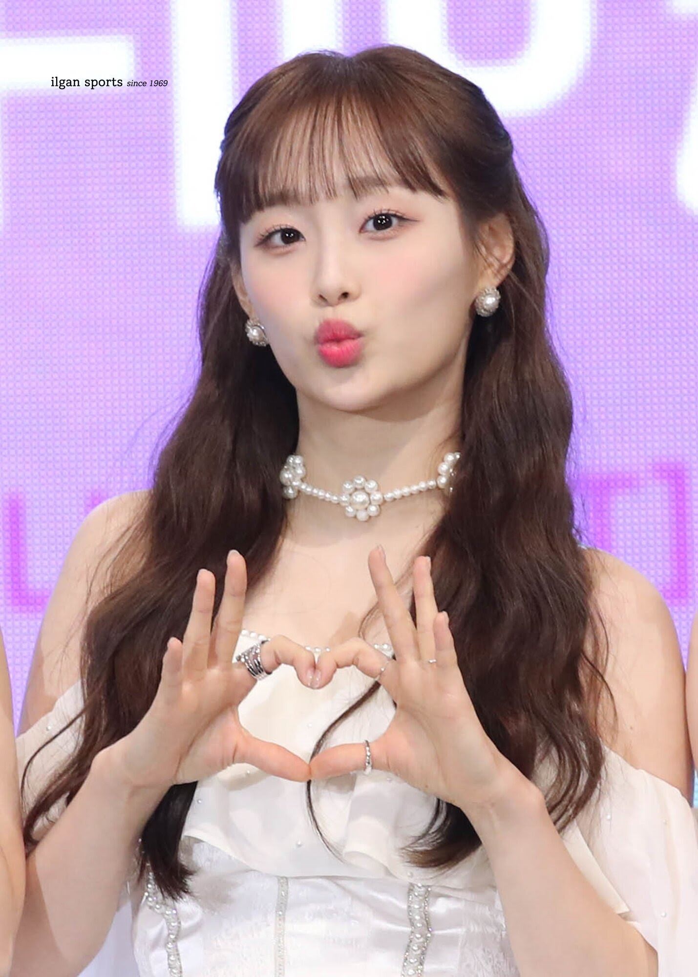 220620-LOONA-Chuu-Summer-Special-Mini-Album-Flip-That-Press-Showcase-documents-5