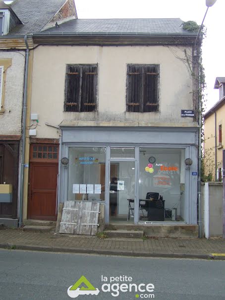 Vente locaux professionnels 2 pièces 185 m² à Aigurande (36140), 32 000 €