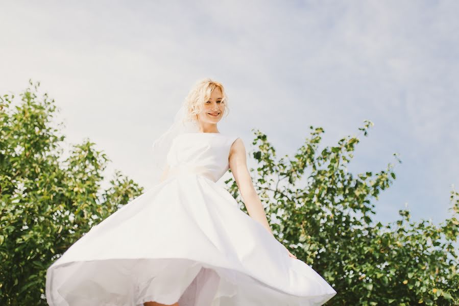 Fotógrafo de casamento Elena Pyzhikova (ellenphoto). Foto de 1 de dezembro 2017