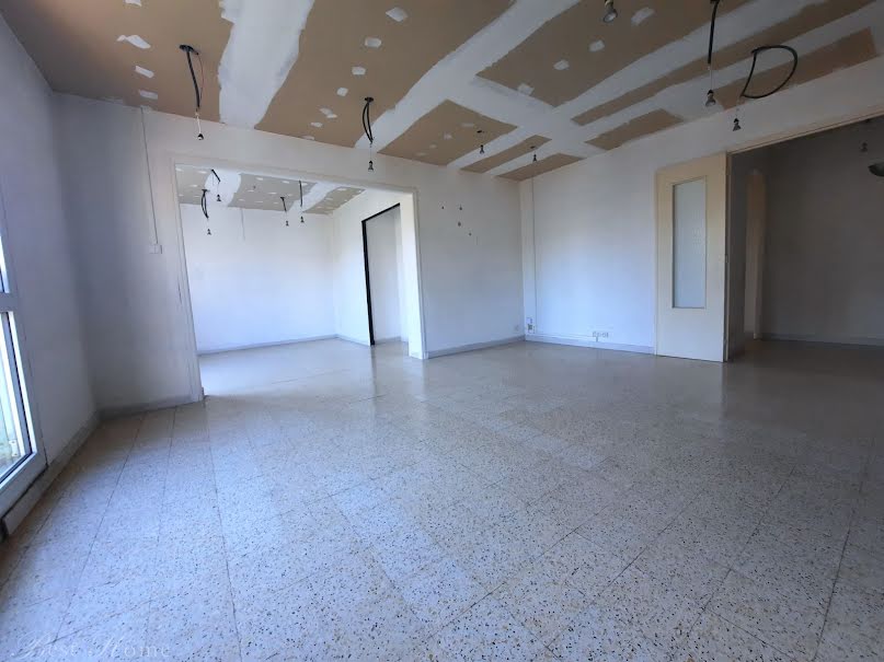 Vente appartement 4 pièces 80 m² à Nimes (30000), 79 000 €