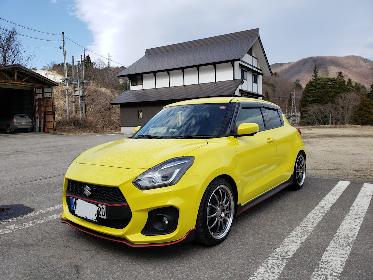 スイフトスポーツのスイスポ到着・会社前・山ん中に関するカスタム事例の投稿画像4枚目