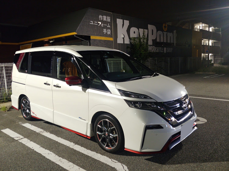 セレナの洗車・カメ活練習に関するカスタム事例の投稿画像1枚目