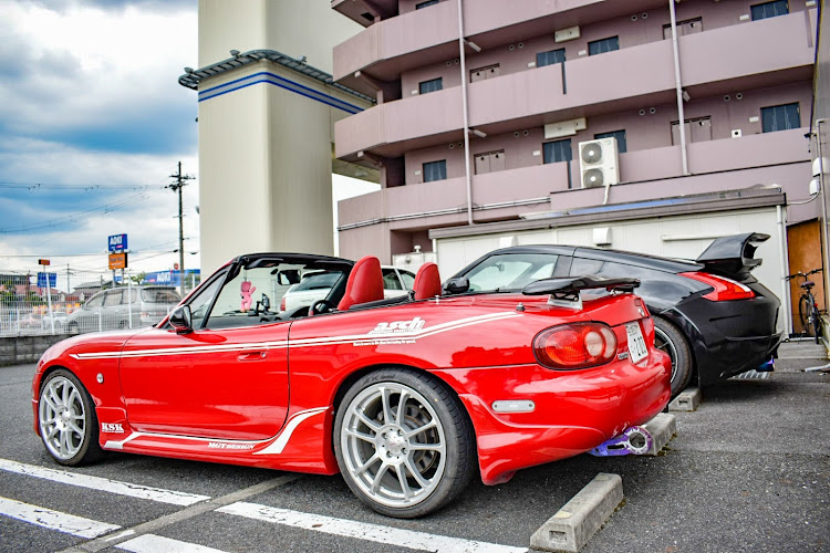 ロードスターのロードスターNR-A・CTモンハン部・あのベンチ復活‼️・ヘッドライト磨いた‼️・帰ったらどしゃ降りで洗濯物全滅😇に関するカスタム事例の投稿画像3枚目