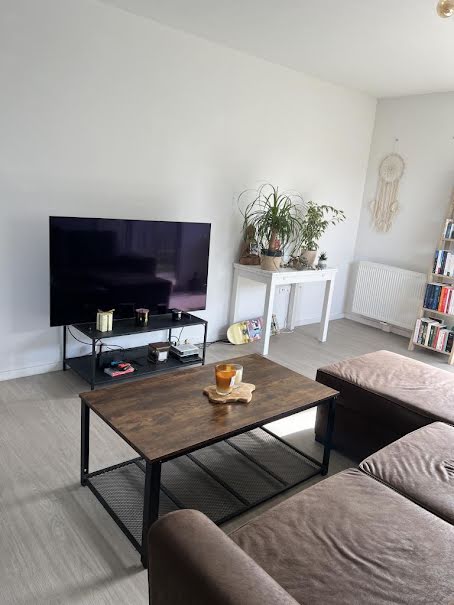 Location meublée appartement 2 pièces 44 m² à Amiens (80000), 830 €