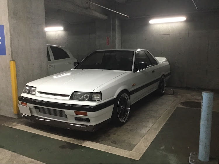スカイラインのマフラー交換・ミラー交換・洗車・ツライチ・ワイトレに関するカスタム事例の投稿画像9枚目