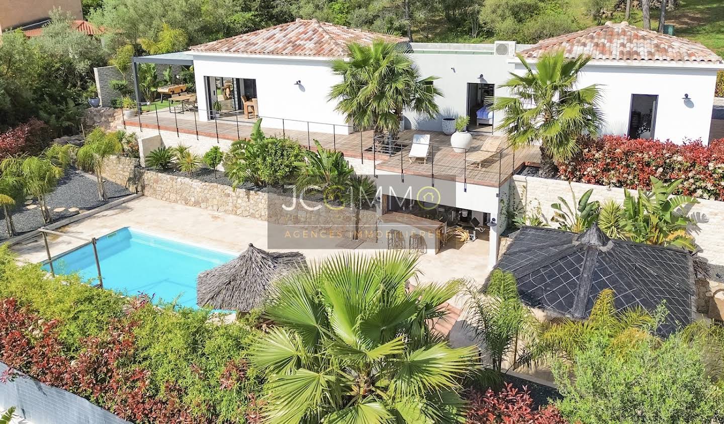 Villa avec piscine et terrasse Cuers