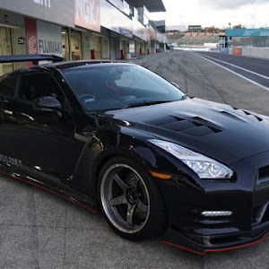 NISSAN GT-R