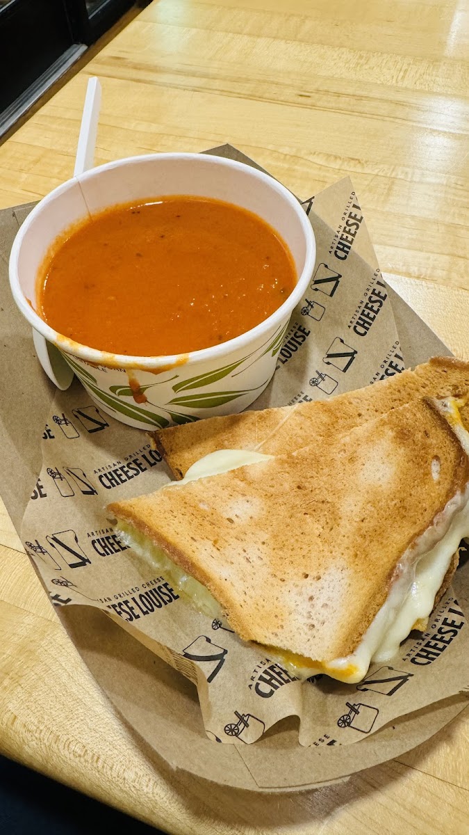 The Vermonter (cheddar and muenster blend) with tomato soup