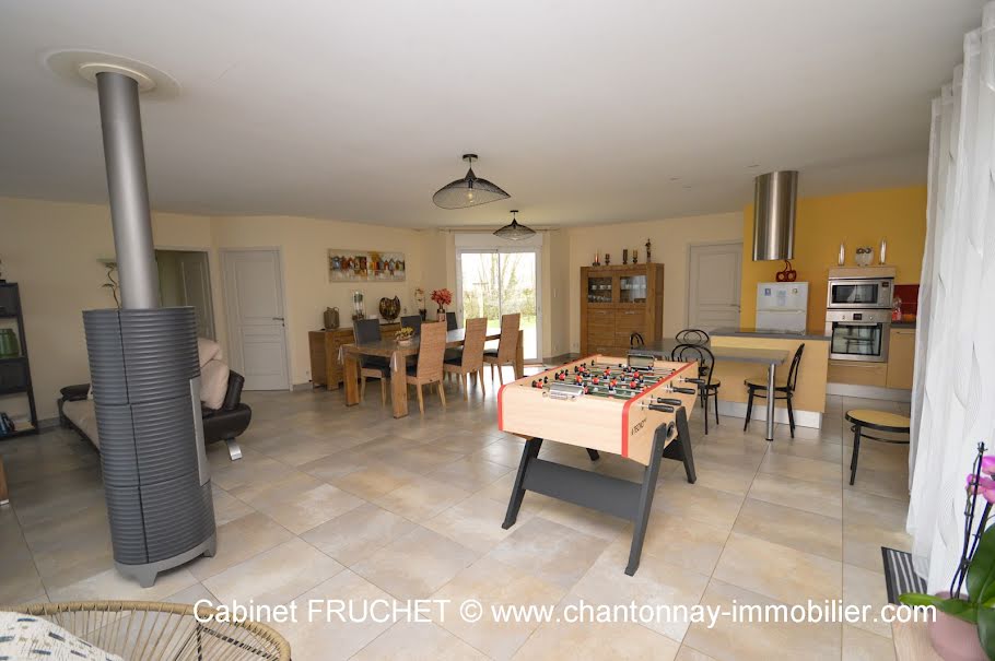 Vente maison 6 pièces 145 m² à Chantonnay (85110), 294 000 €