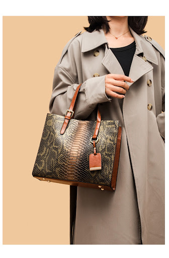 Title 4, One-Shoulder Crossbody Bag for Women