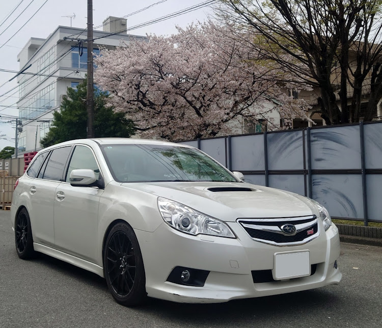 レガシィツーリングワゴンの🌸桜🌸に関するカスタム事例の投稿画像1枚目