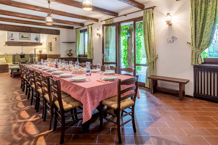610M2 TERRACOTTA-ROOFED VILLA WITH LOGGIA STYLE DINING NEAR BELLAGIO