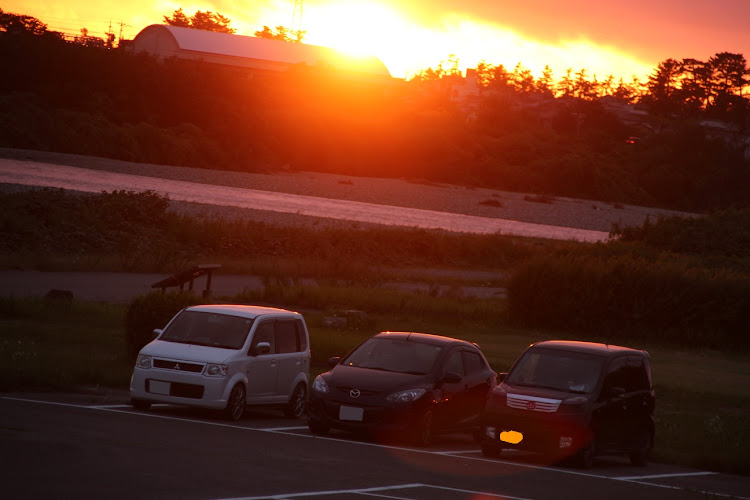 デミオのコラボ・カメ活・手取川河川敷・夕陽撮影・休日のひとコマに関するカスタム事例の投稿画像10枚目