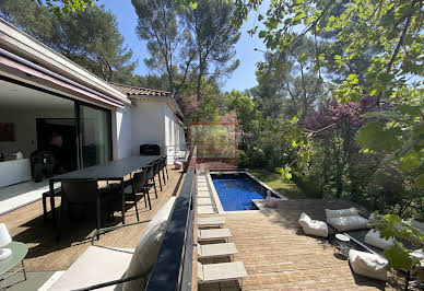 Maison avec piscine et terrasse 2