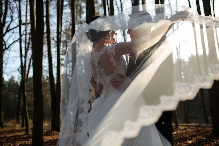 Fotógrafo de casamento Violetta Nagachevskaya (violetka). Foto de 30 de janeiro 2018