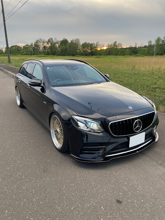 Eクラス ステーションワゴンのEクラスステーションワゴン・BBS SUPER RSに関するカスタム事例の投稿画像2枚目