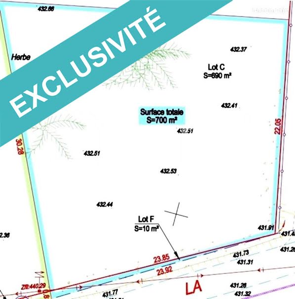 Vente terrain  700 m² à Commelle (38260), 79 990 €