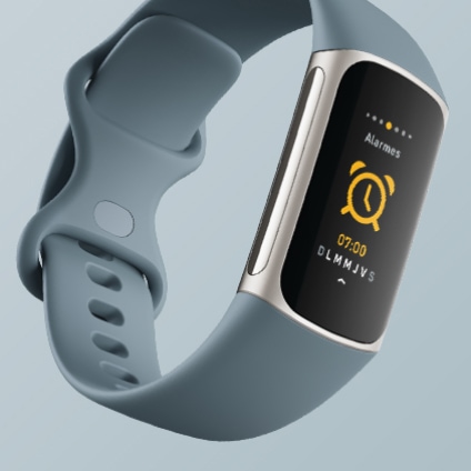 Fitbit Charge 5 affichant l’interface des alarmes à l’écran