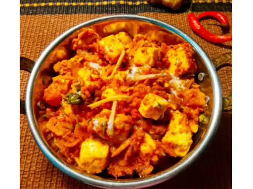 Schezwan Handi Paneer