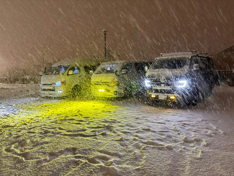 ハイエースの3月もよろしくお願いします・オフ会・ハイエースコラボ・雪とハイエース・マイエースに関するカスタム事例の投稿画像3枚目