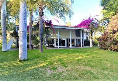 Villa with pool and terrace 5