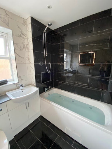 bath with jets 