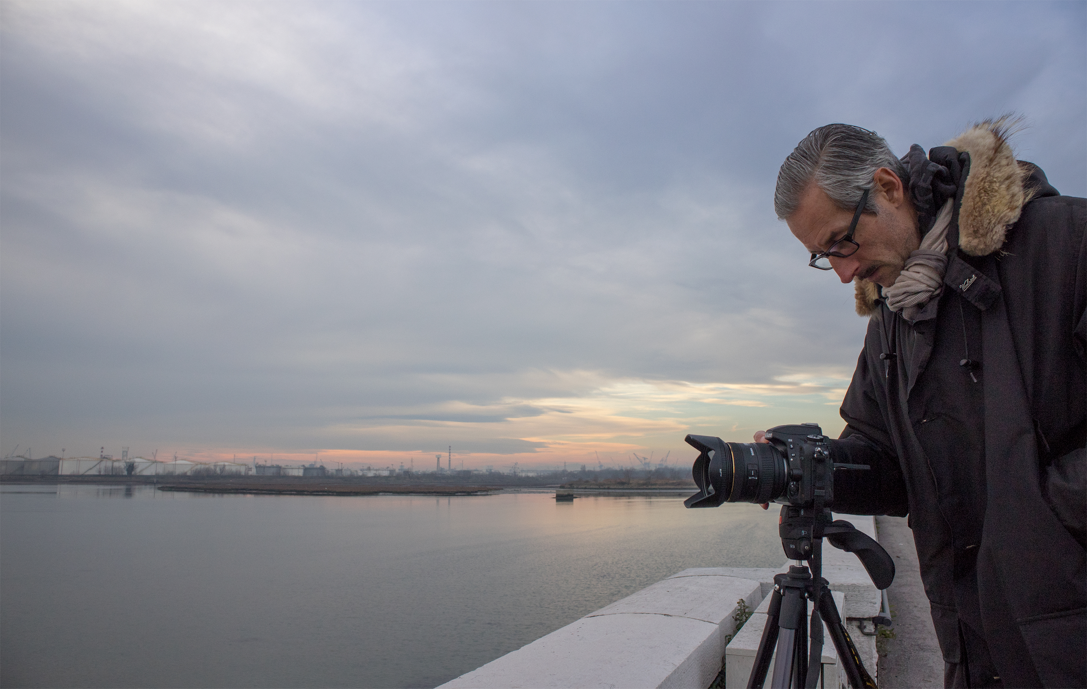 Un mio amico fotografo si sta preparando per una lunga esposizione. di stefano borga