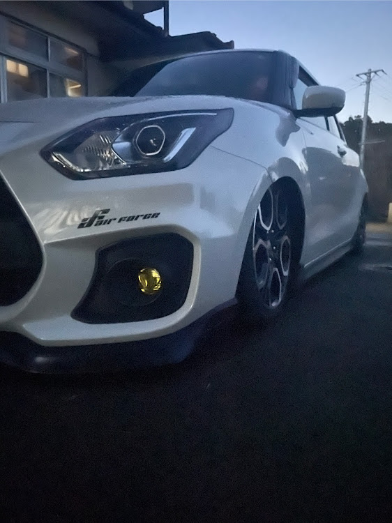 スイフトスポーツのスタッドレス交換・ツラウチ・ツラウチではなくただの甘々・ツラうちうちうんち・ツラウチンチン電車に関するカスタム事例の投稿画像1枚目