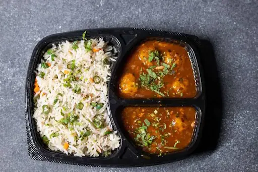 Chilli Paneer Gravy [5 Pieces] With Mixed Veg Fried Rice