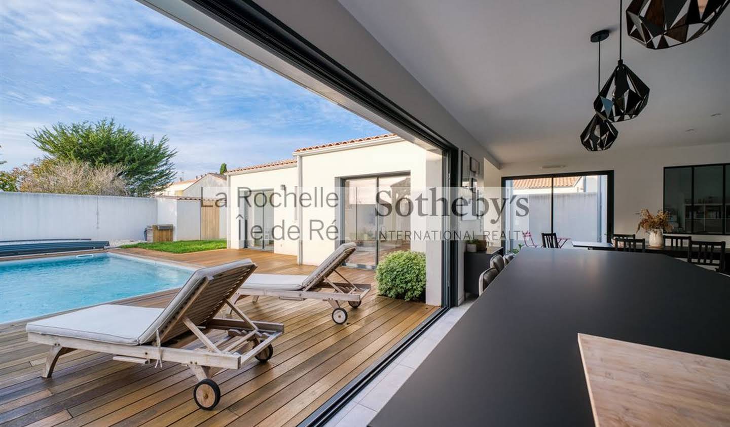 Maison avec piscine en bord de mer La Rochelle