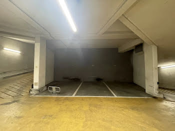 parking à Paris 17ème (75)