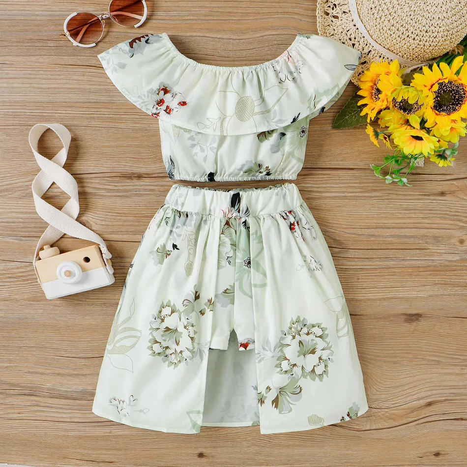 Zomerse blouse met parelknopen en pofmouwen Zomerse elegantie en comfort Ontdek deze charmante blouse voor een stijlvolle zomer
