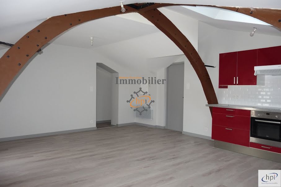 Location  appartement 3 pièces 74 m² à Saint-Affrique (12400), 464 €