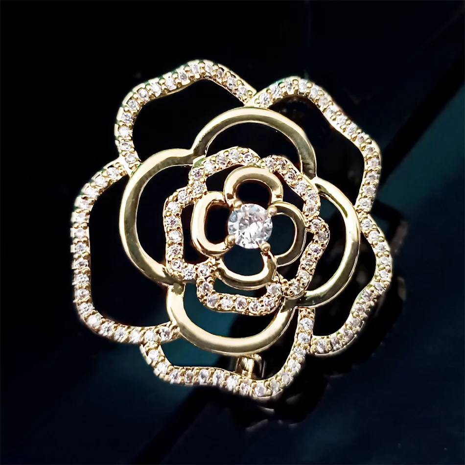 Broche Creux Rose de Haute Qualité Exquis pour Femme Un Accessoire Élégant et Raffiné pour Sublimer Votre Style.