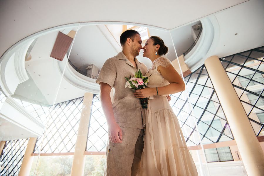 Wedding photographer Maksim Nazemcev (maxnazemtsev). Photo of 1 February 2014