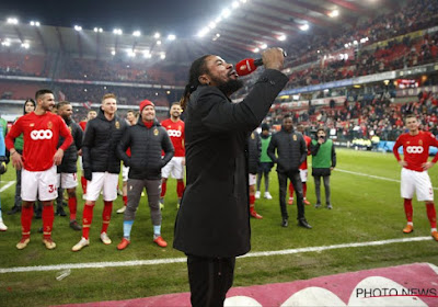 ? Luyindama, l'invité 'surprise' d'après-match qui a mis l'ambiance...et dérapé