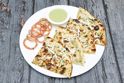 Paneer Stuffed Kulcha