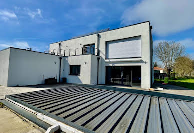 House with pool and terrace 11