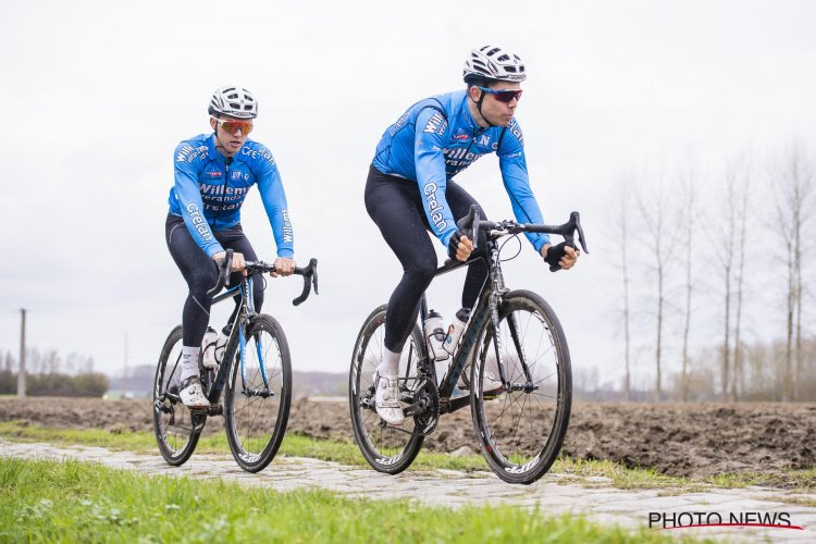 Wout van Aert draagt eerste buitenlandse zege op de weg op aan bijzonder persoon