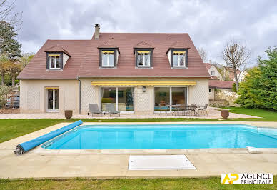 Maison avec piscine et terrasse 10