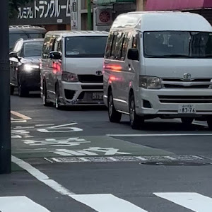 ハイエースバン TRH200V