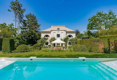 Villa with pool 10