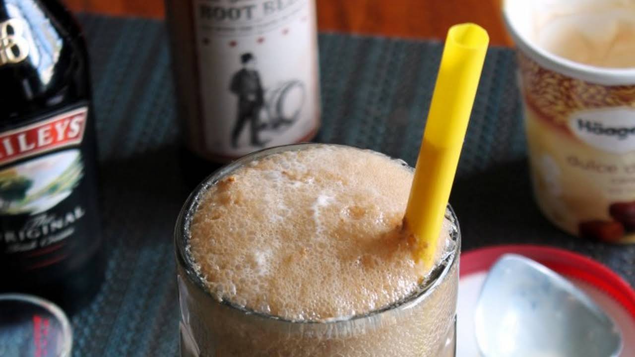 Bourbon Root Beer Ice Cream Floats - The Kitchen Magpie