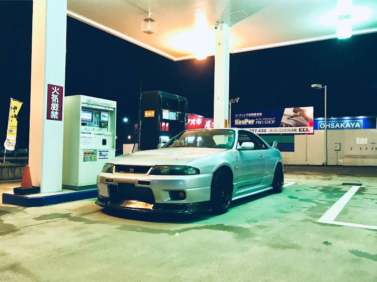 スカイライン GT-Rのガススタ映えに関するカスタム事例の投稿画像1枚目